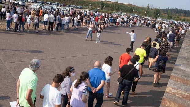 Los contagios diarios bajan por primera vez del centenar desde junio