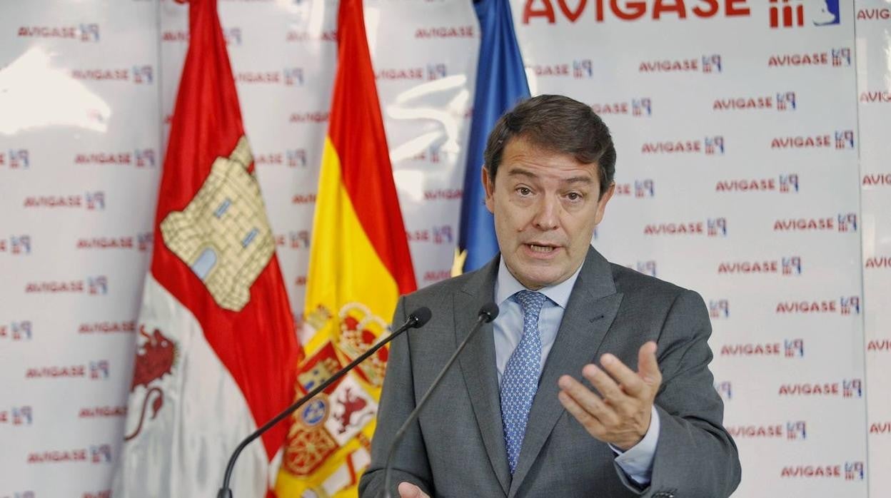 Alfonso Fernández Mañueco asiste al Consejo Rector de Unión Regional de Cooperativas Agrarias de Castilla y León