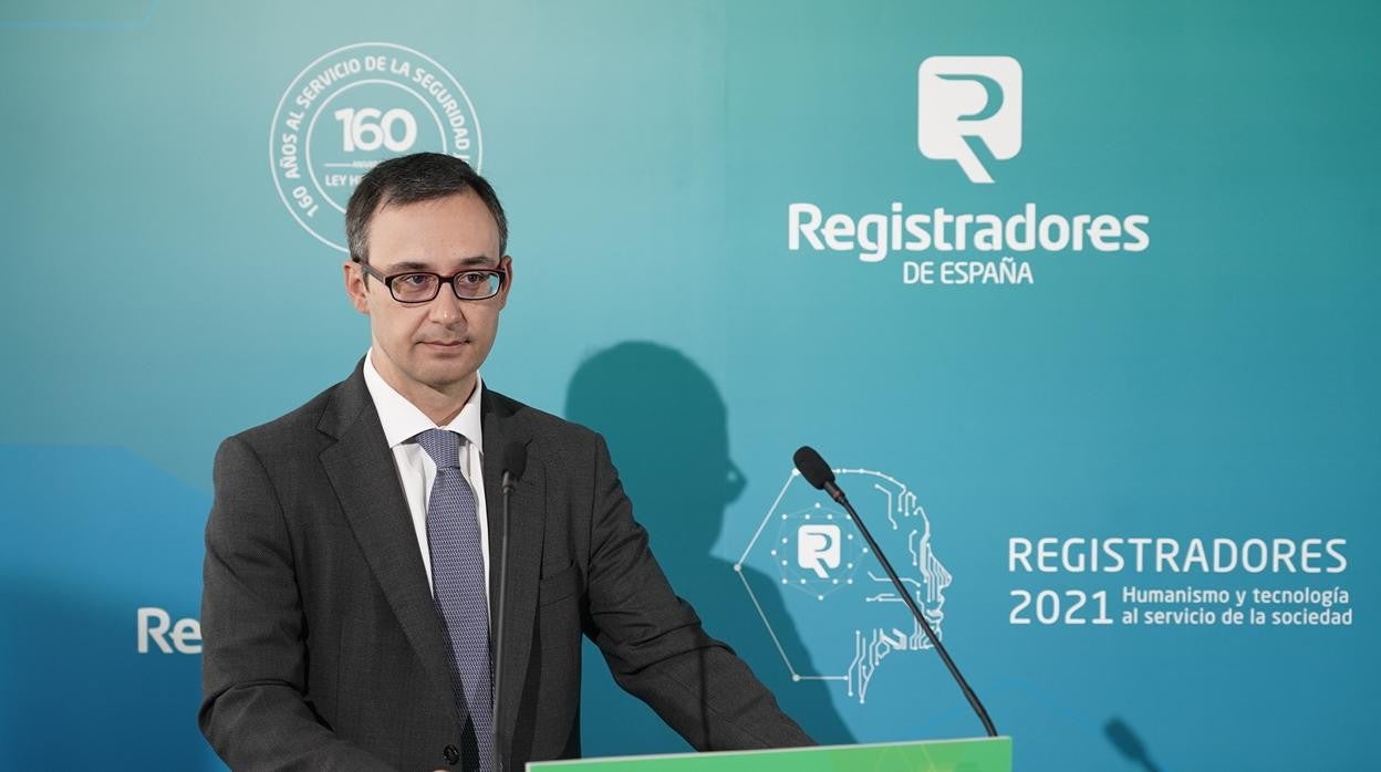 El vicedecano del Colegio de Registradores de España, José Miguel Tabarés, presenta el informe del sector inmobiliario y del sector empresarial a través del Registro Mercantil