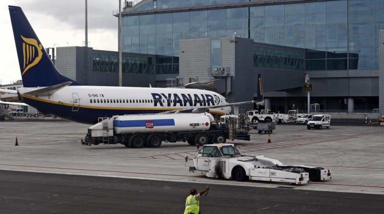 Una de las pistas del Aeropuerto Alicante-Elche Miguel Hernández