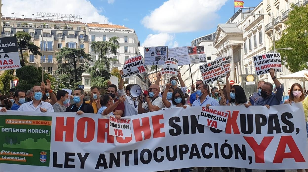 Manifestación contra los okupas en Madrid, con la presencia de la Asociación Defiende Horche