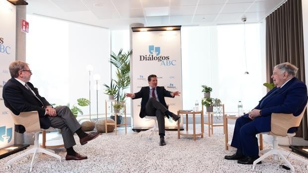 Anson y Cebrián debaten en ABC sobre el pacto constitucional