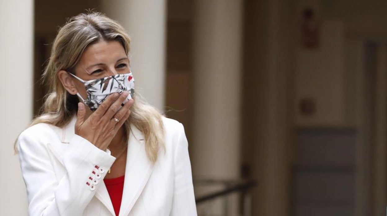 La vicepresidenta tercera y ministra de Trabajo y Economía Social, Yolanda Díaz, antes de su comparecencia este lunes ante la Comisión de Trabajo