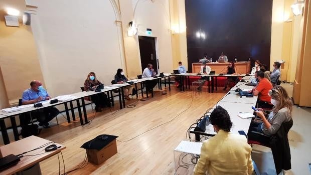 Urbanismo aborda la conexión del barrio de Azucaica con el Polígono