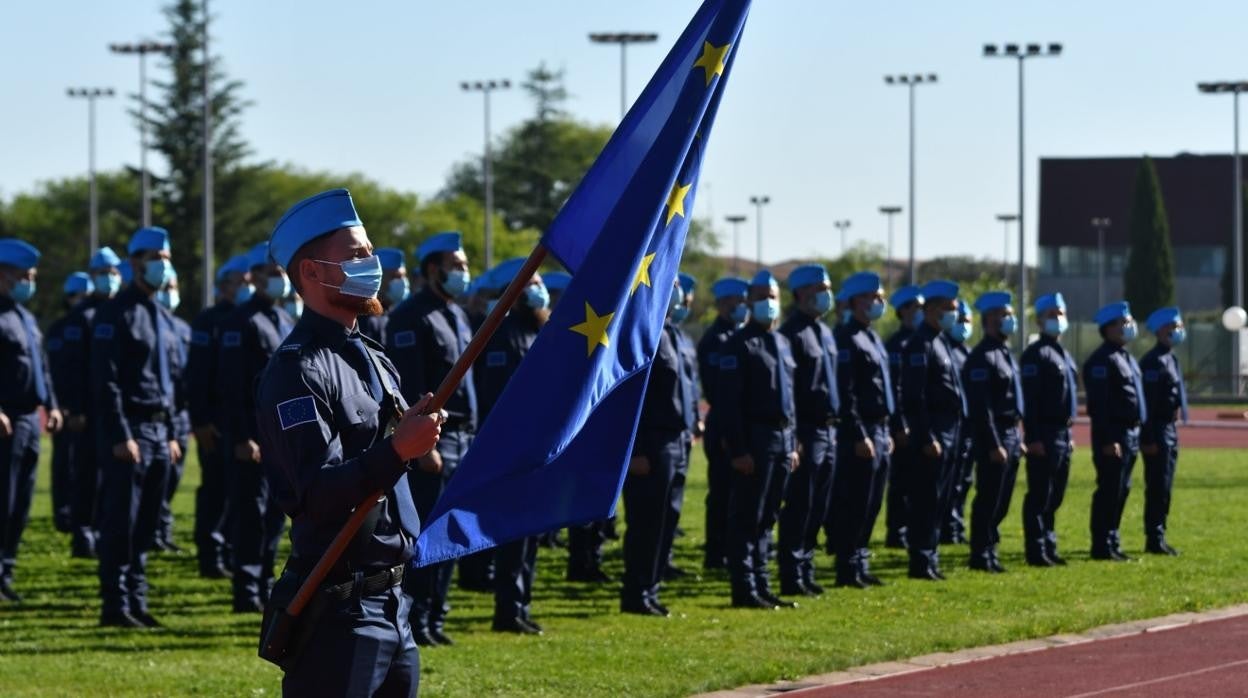 Acto de entrega de despachos en la Escuela Nacional de Policía de Ávila del tercer curso de formación de agentes de la agencia europea Frontex