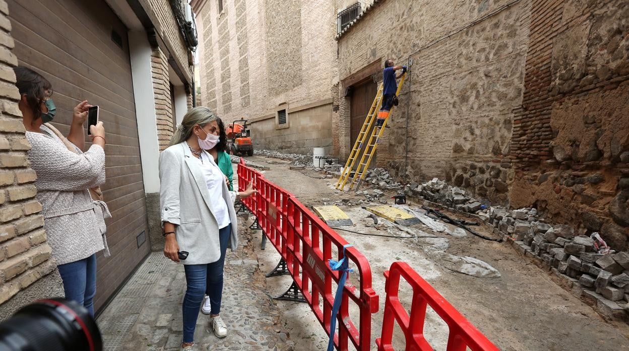 Visita de la alcaldesa a las obras de la Bajada del Barco