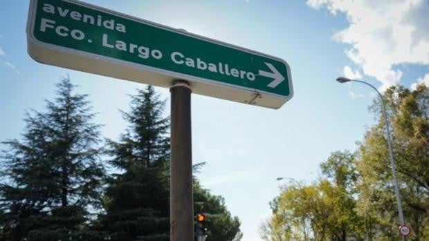 El TSJM da vía libre al Ayuntamiento de Madrid para retirar las placas de Prieto y Largo Caballero