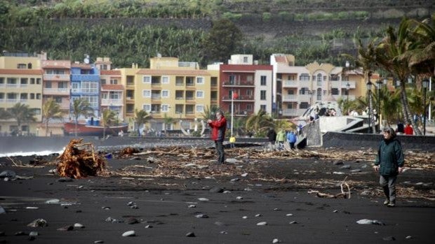 El Gobierno canario se prepara para alojar en cruceros a los evacuados del volcán de La Palma