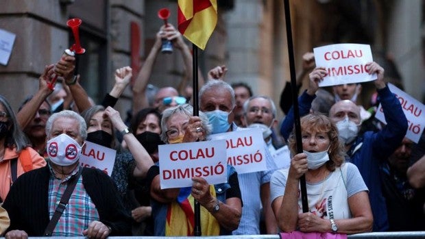 El blindaje del Ayuntamiento de Barcelona no evita la pitada a Ada Colau durante el pregón de la Mercè