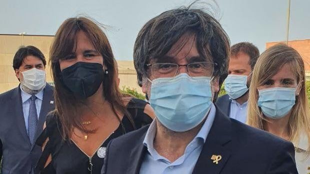 Puigdemont sale en libertad y el juez le cita a declarar en Cerdeña el 4 de octubre