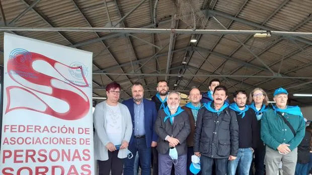 La Diputación de León se compromete a dotar de mascarillas adaptadas a los colegios