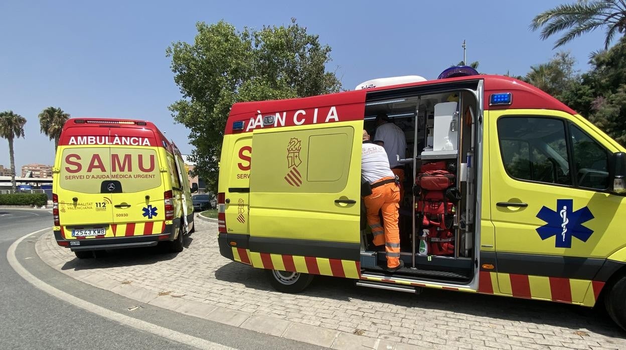 Imagen de archivo de dos ambulancias del SAMU