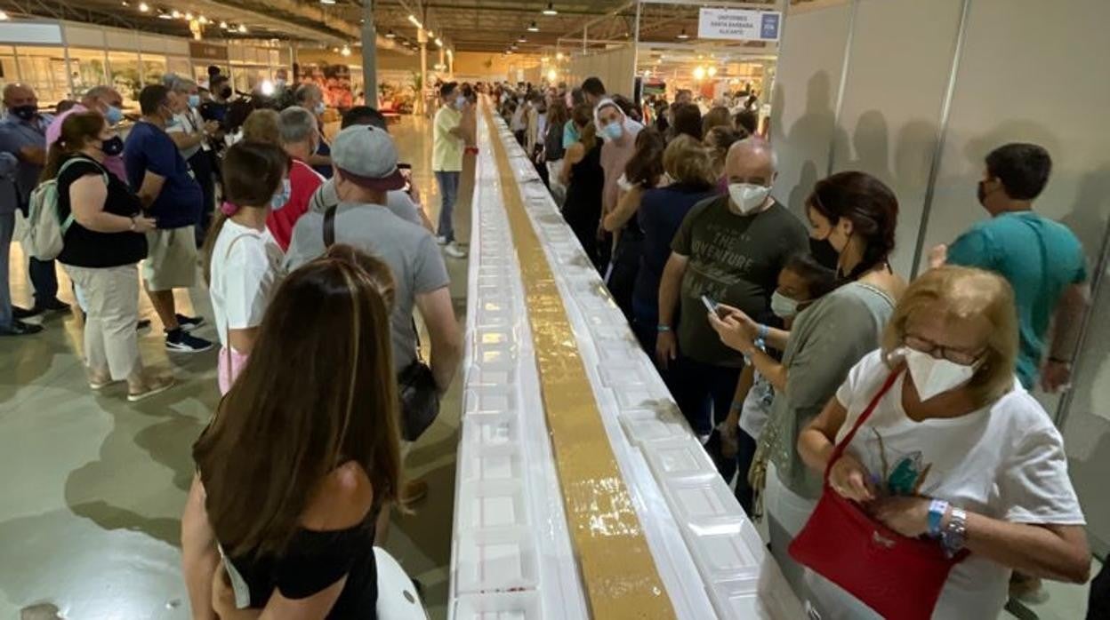 Imagen de la pastilla de turrón más grande del mundo