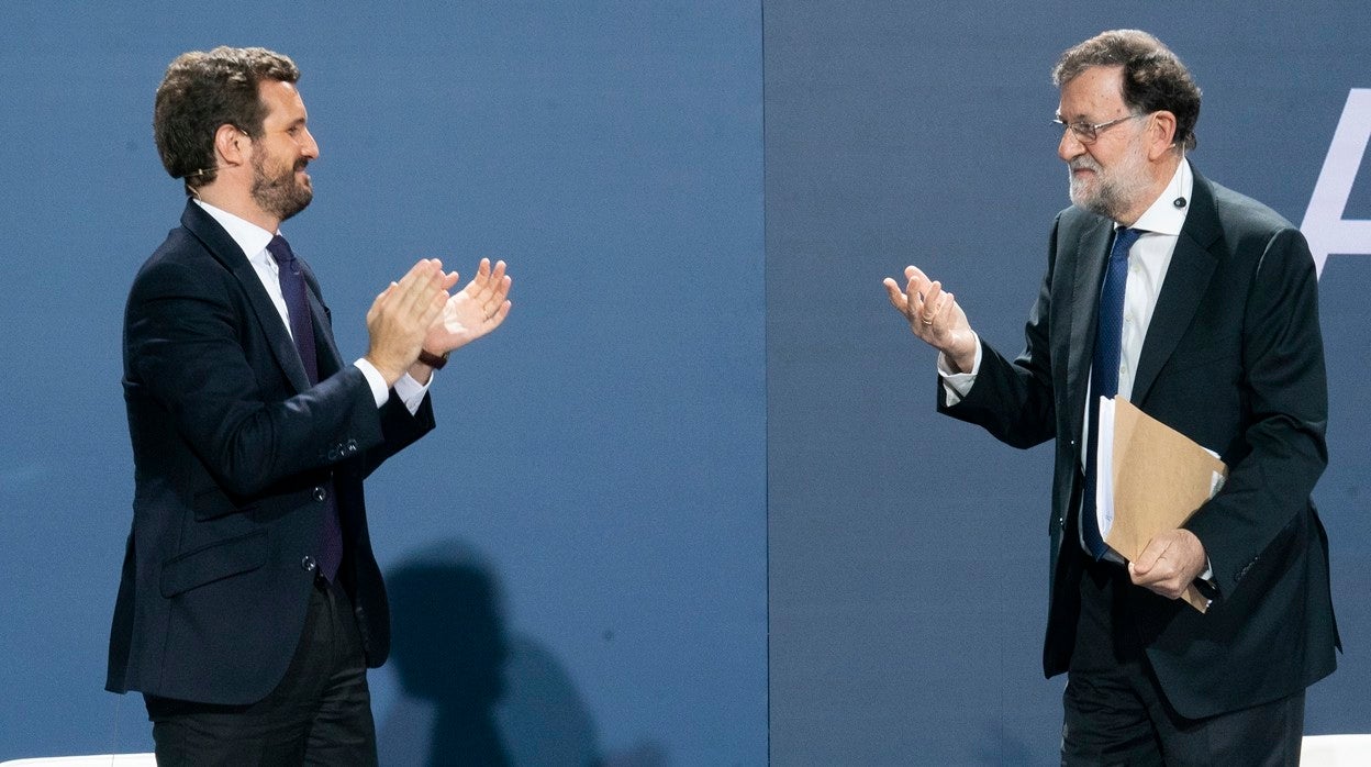 Pablo Casado y Mariano Rajoy, en la primera jornada de la convención nacional del PP, en Santiago