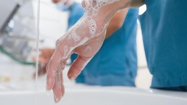 La higiene de manos logra reducir un 8% las infecciones en los centros sanitarios