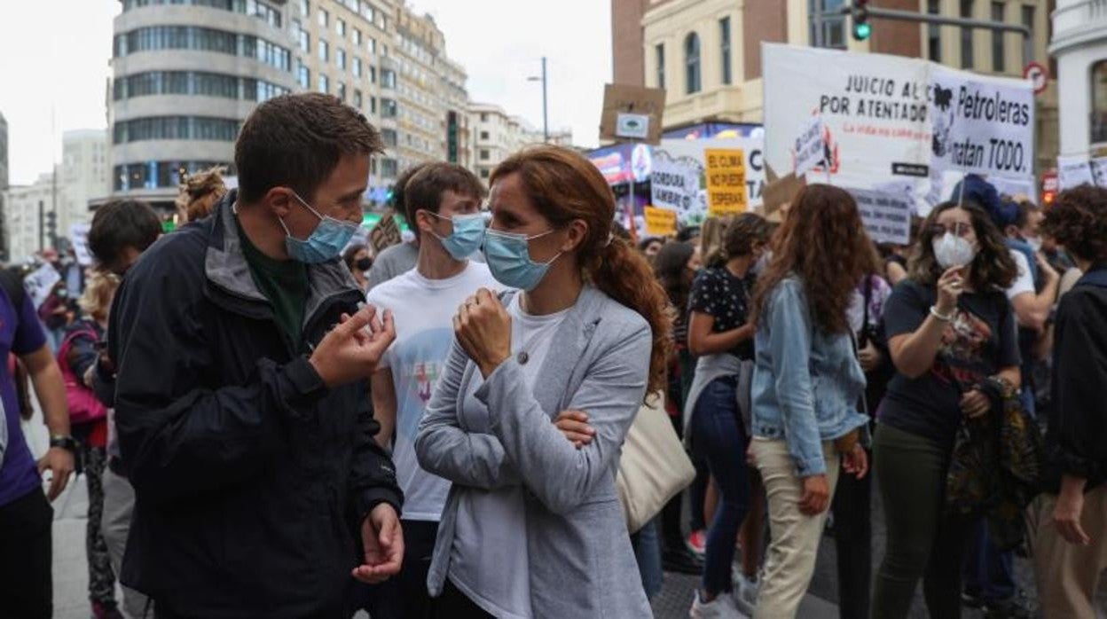 El diputado Íñigo Errejón y la portavoz de Mas Madrid en la Comunidad, Mónica García