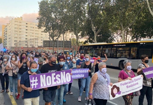 Marcha en repulsa a la agresión sexual en Badalona