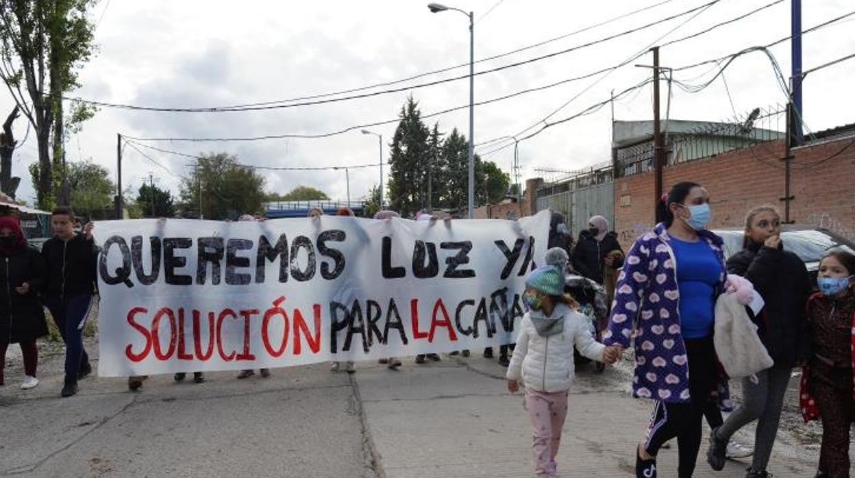 Protesta vecinal contra los cortes de luz, el pasado 20 de octubre, en la Cañada Real