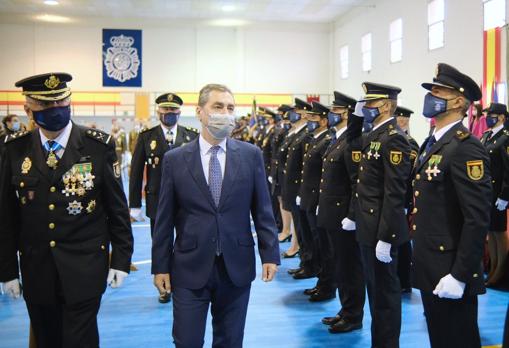 Muestras de felicitación y orgullo a la Policía Nacional en su día