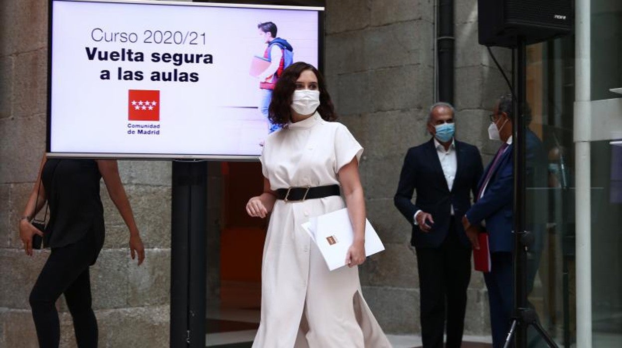 La presidenta de la Comunidad de Madrid, Isabel Díaz Ayuso, presentando el nuevo curso escolar