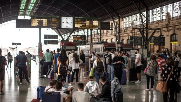 Huelga en Cercanías de Renfe en Valencia: horarios y servicios mínimos para el 4 y el 5 de octubre