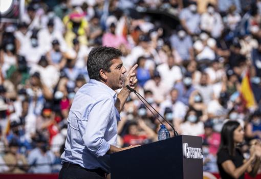 Imagen del presidente del PPCV, Carlos Mazón, durante su intervención en el cierre de la Convención Nacional del partido en Valencia