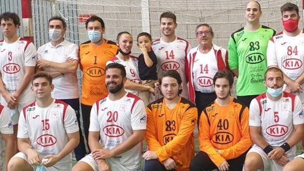 Mireia hace historia en el balonmano español: «La primera jugadora en competir con un equipo senior masculino»