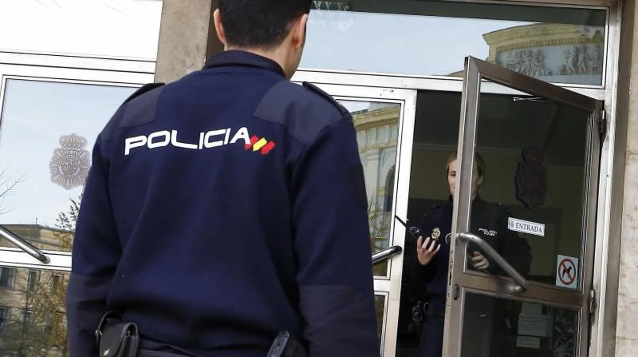 La detención fue practicada por agentes de la Policía Nacional. En la imagen, la sede de la Jefatura Superior de Policía de Aragón