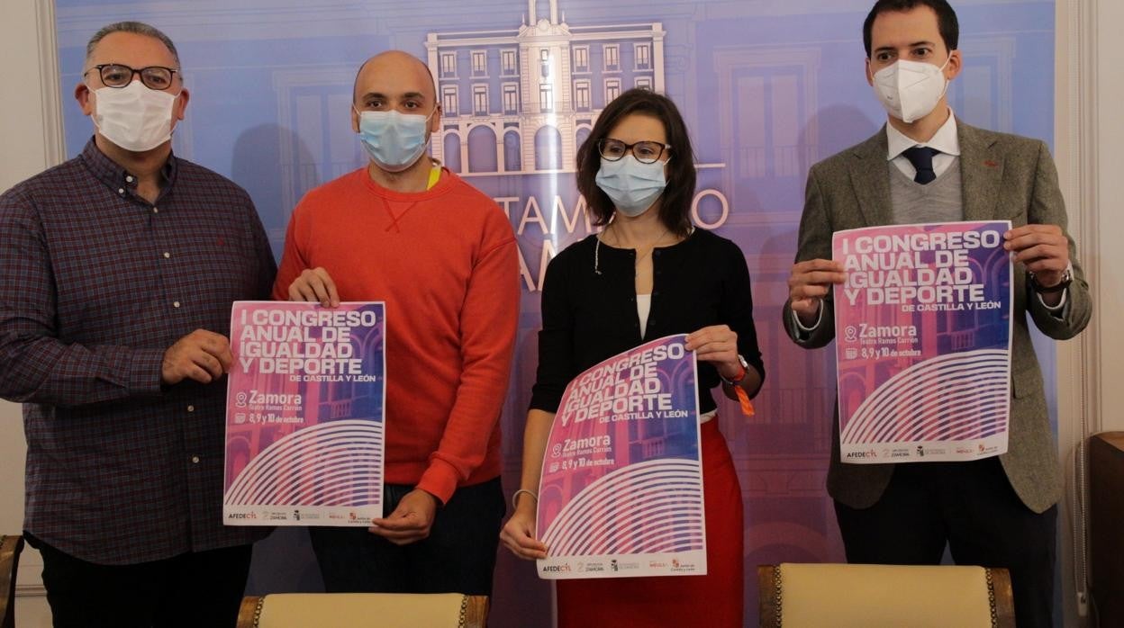 Presentación del congreso, en el que intervienen el concejal de Deportes, la directora general de Deportes, el diputado provincial de Deportes y el gerente de la Asociación de Federaciones Deportivas de Castilla y León