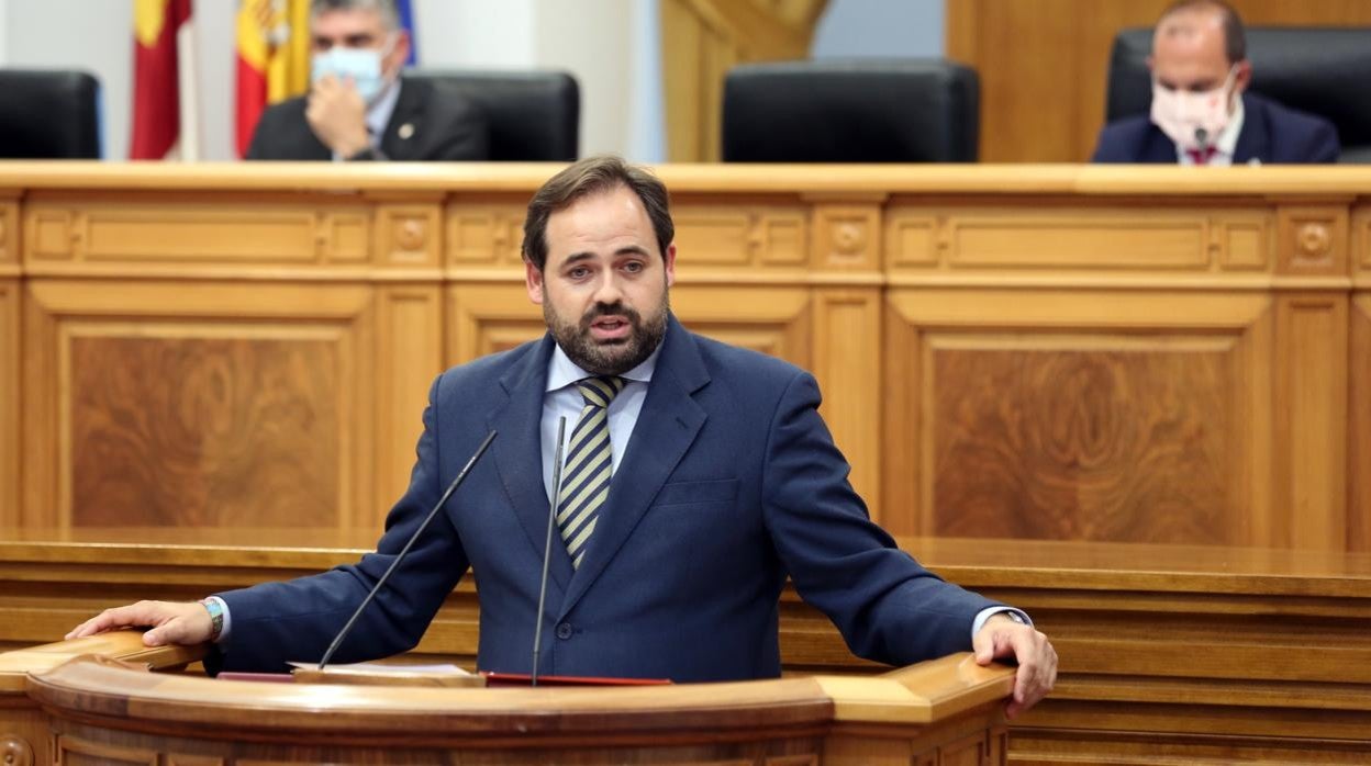 El presidente del PP de Castilla-La Mancha, Francisco Núñez, ayer en la tribuna de las Cortes