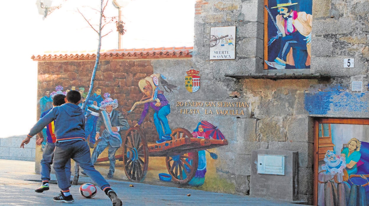 Los murales de las casas deshabitadas en Fresnedillas de la Oliva