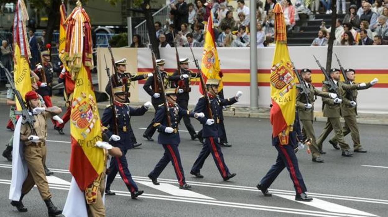 Desfile militar del 12 de octubre