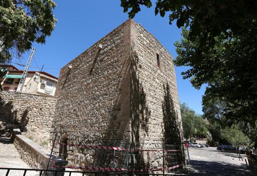 Torre del Hierro, sede de la asociación de vecinos y donde se ubicará la biblioteca