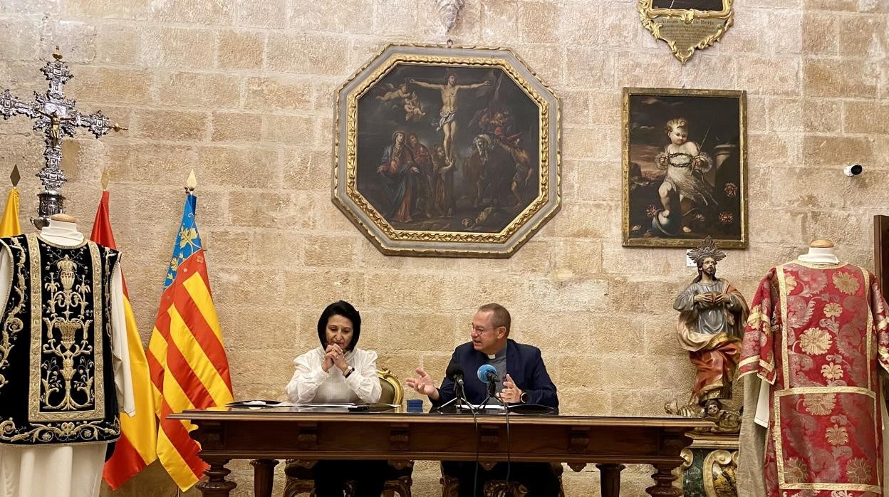 Imagen tomada durante la presentación del inventario realizado en la parroquia San Nicolás de Valencia