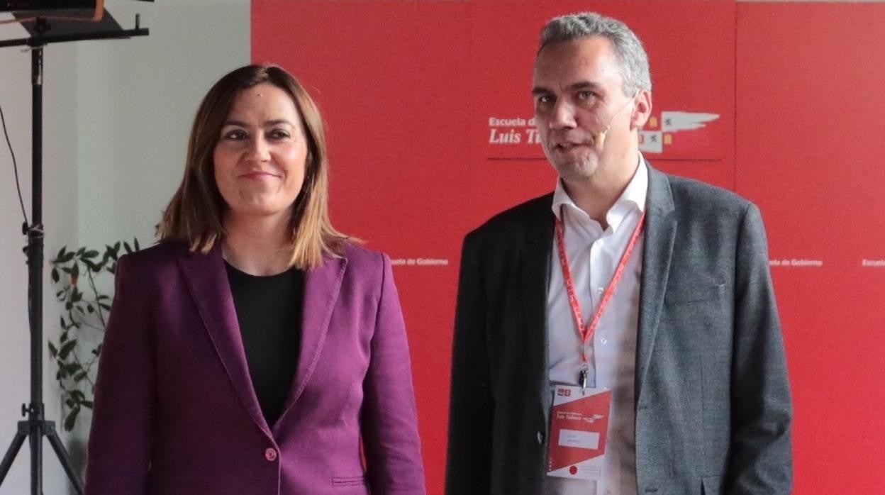 La procuradora socialista en las Cortes Virginia Barcones y el hasta ahora delegado del Gobierno, Javier Izquierdo