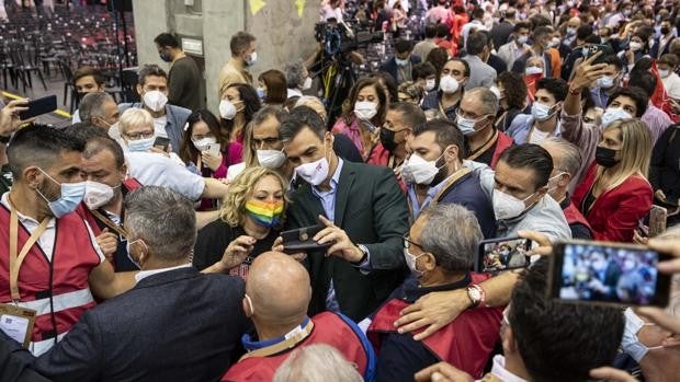 El fantasma de un brote de coronavirus se cierne sobre los asistentes al congreso del PSOE en Valencia