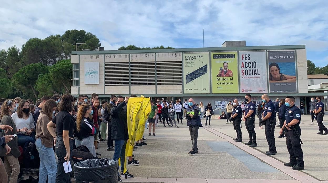 Acción del SEPC contra S'ha Acabat! en la UAB