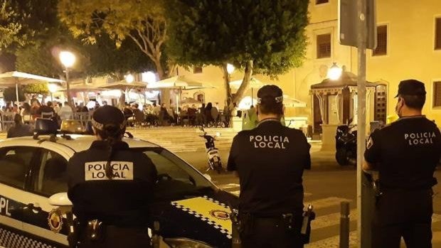 La Policía denuncia a un local de ocio de Elche por duplicar su aforo y no cumplir las medidas anticovid