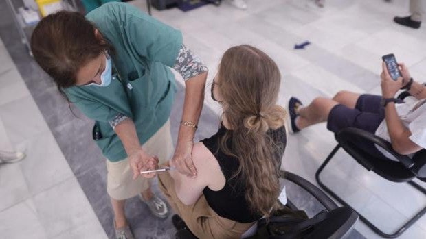 Cataluña aprueba que las escuelas accedan a los datos de vacunación de los alumnos