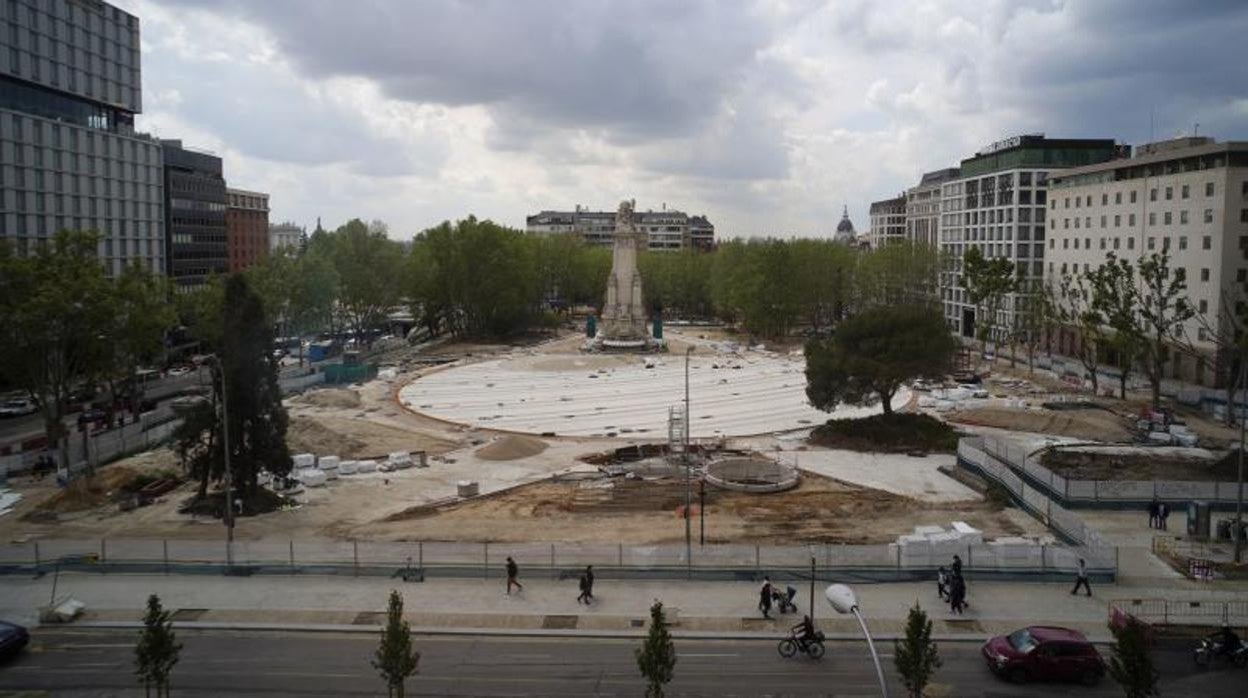 Los restos arqueológicos hallados en la plaza de España encarecen un 20% el presupuesto de las obras