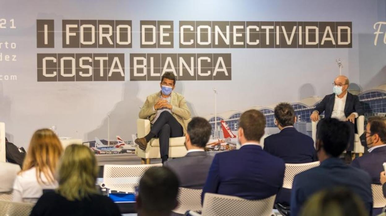 Carlos Mazón y Toni Mayor, durante la inauguración del I Foro de Conectividad Costa Blanca