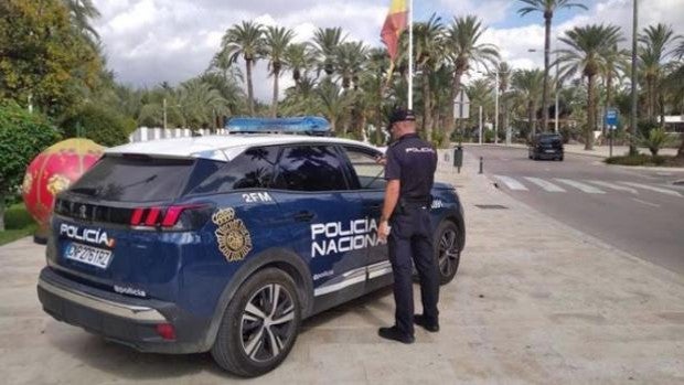 Detienen en Elche a un hombre por robar en centros deportivos a los que accedía por las ventanas