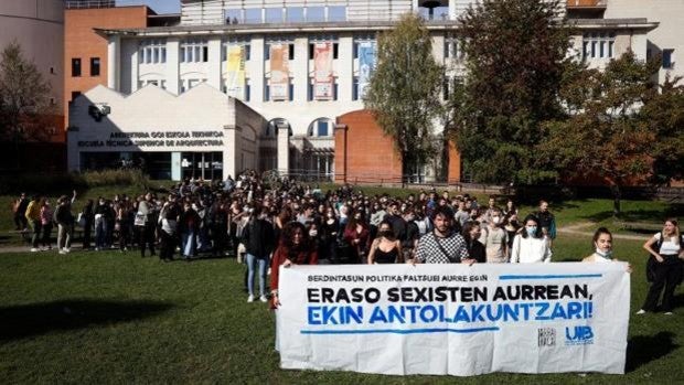 La Universidad del País Vasco abre expediente a un profesor acusado de enseñar el pene a sus alumnos