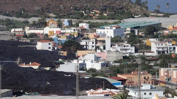 «Notarios sin fronteras» para apagar el caos jurídico del volcán de La Palma