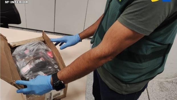 Detienen en Elche a una pareja colombiana con la letal «coca negra» que causa fallos cardiacos