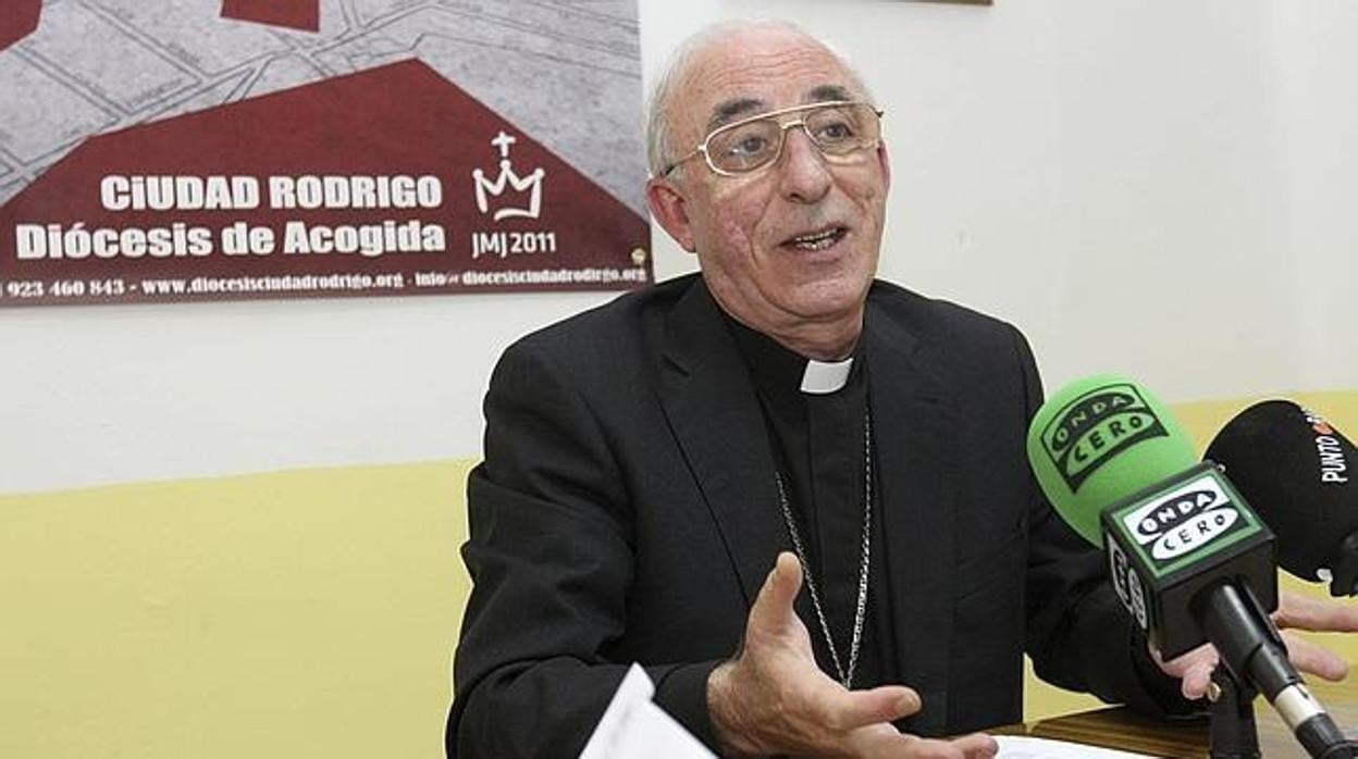 El obispo de Sigüenza-Guadalajara pone su cargo a disposición del Papa Francisco tras cumplir 75 años