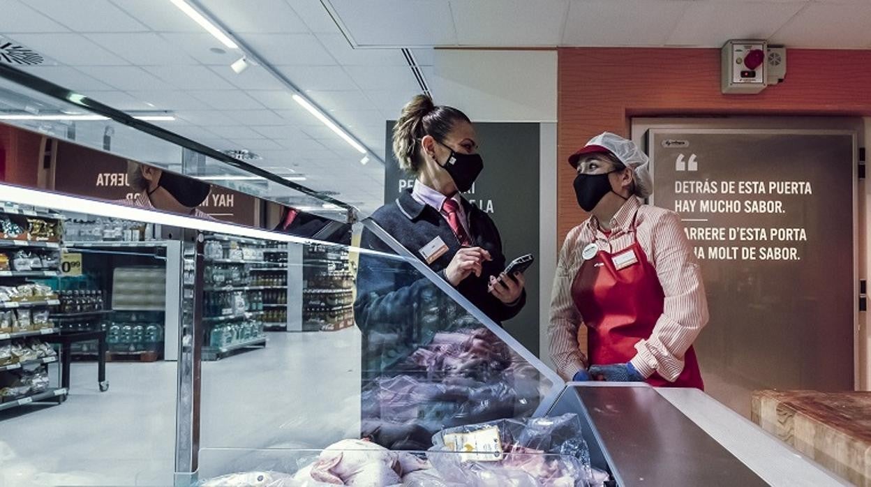 Consum implanta la semana laboral de cinco días en sus supermercados