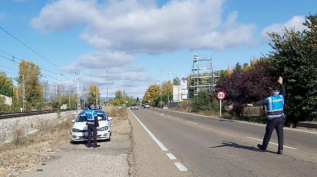 Agentes de la Policía Local de San Andrés de Rabanedo (León), una de las condecoradas