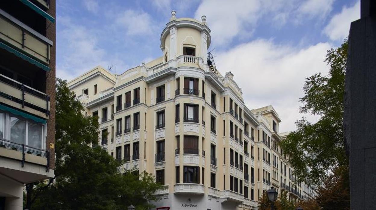 Un edificio de la calle de Hermosilla, en el distrito Salamanca