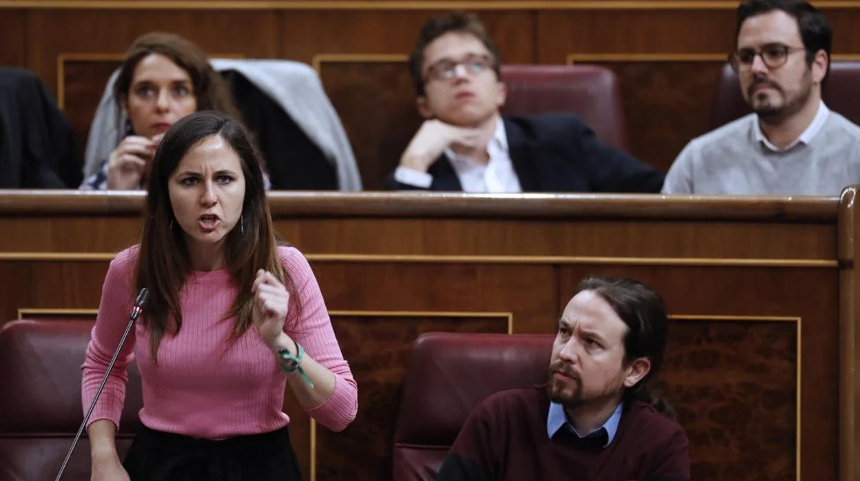 La respuesta de Més a Podemos en Twitter: Manos arriba, esto es